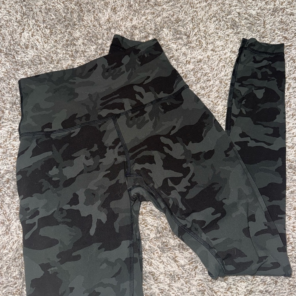 Lululemon Camouflage Leggings Size 4